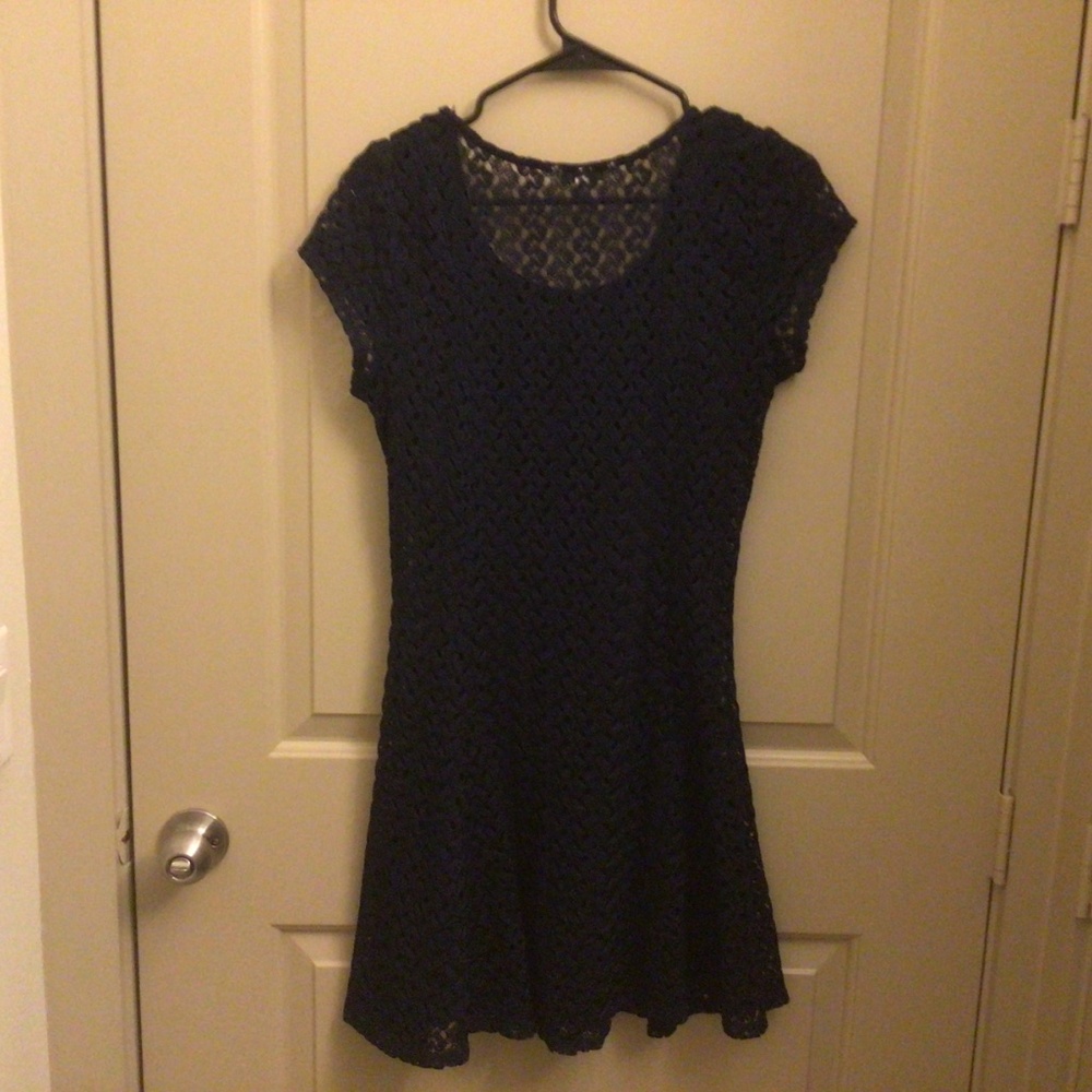 Dress - Picture 7 of 8